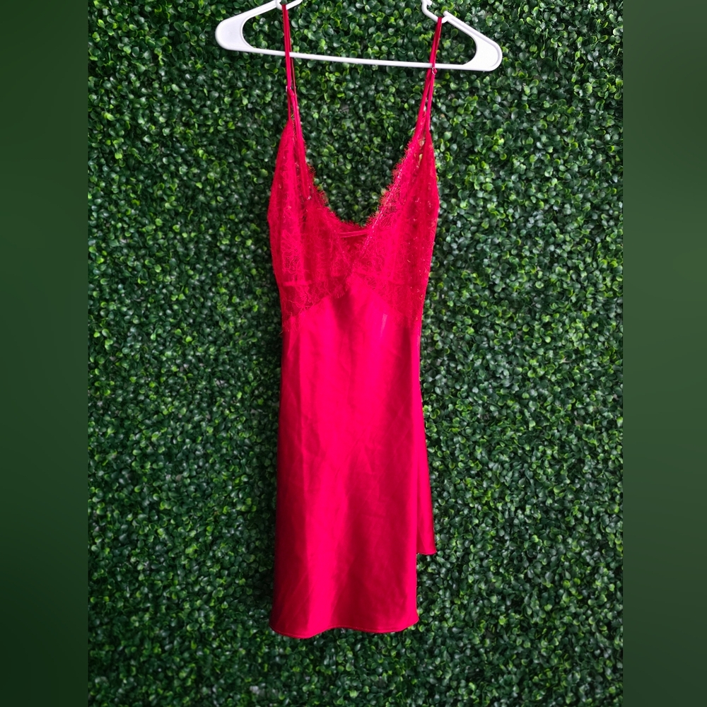 Elegant Red Lace Chemise